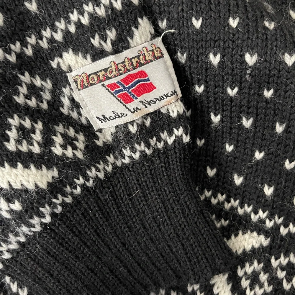 Nordstrikk Norway 100% Virgin Wool Nordic Sweater Men’s M Setesdal Pewter Clasps - Picture 4 of 7